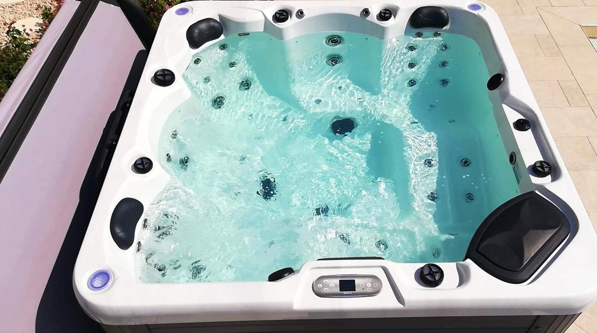 Villa Spacieuse A Beziers Avec Piscine Privee Et Jacuzzi Exterior foto